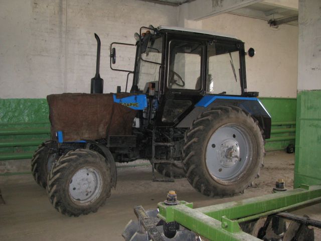 Учебный трактор МТЗ-82